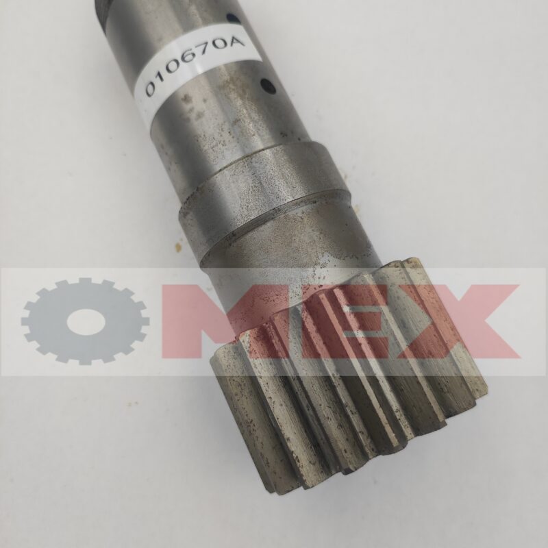 010670A Wałek obrotu Komatsu PC16