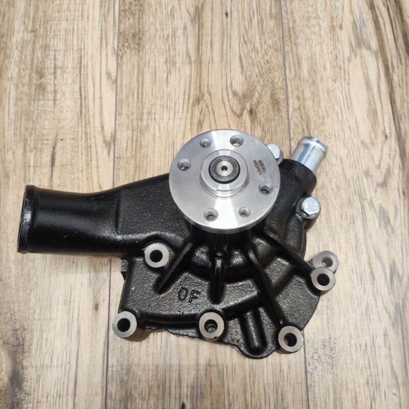 1136108760 Pompa wody Isuzu 4BG1/6BG1