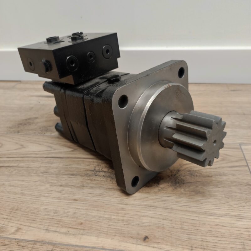 172451-7331 Silnik hydrauliczny obrotu kabiny do Yanmar SV15