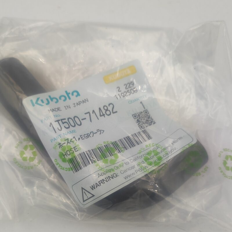 1J500-71482 Przewód gumowy, kolanko Kubota V3800-T-2ES2270, Ausa D600