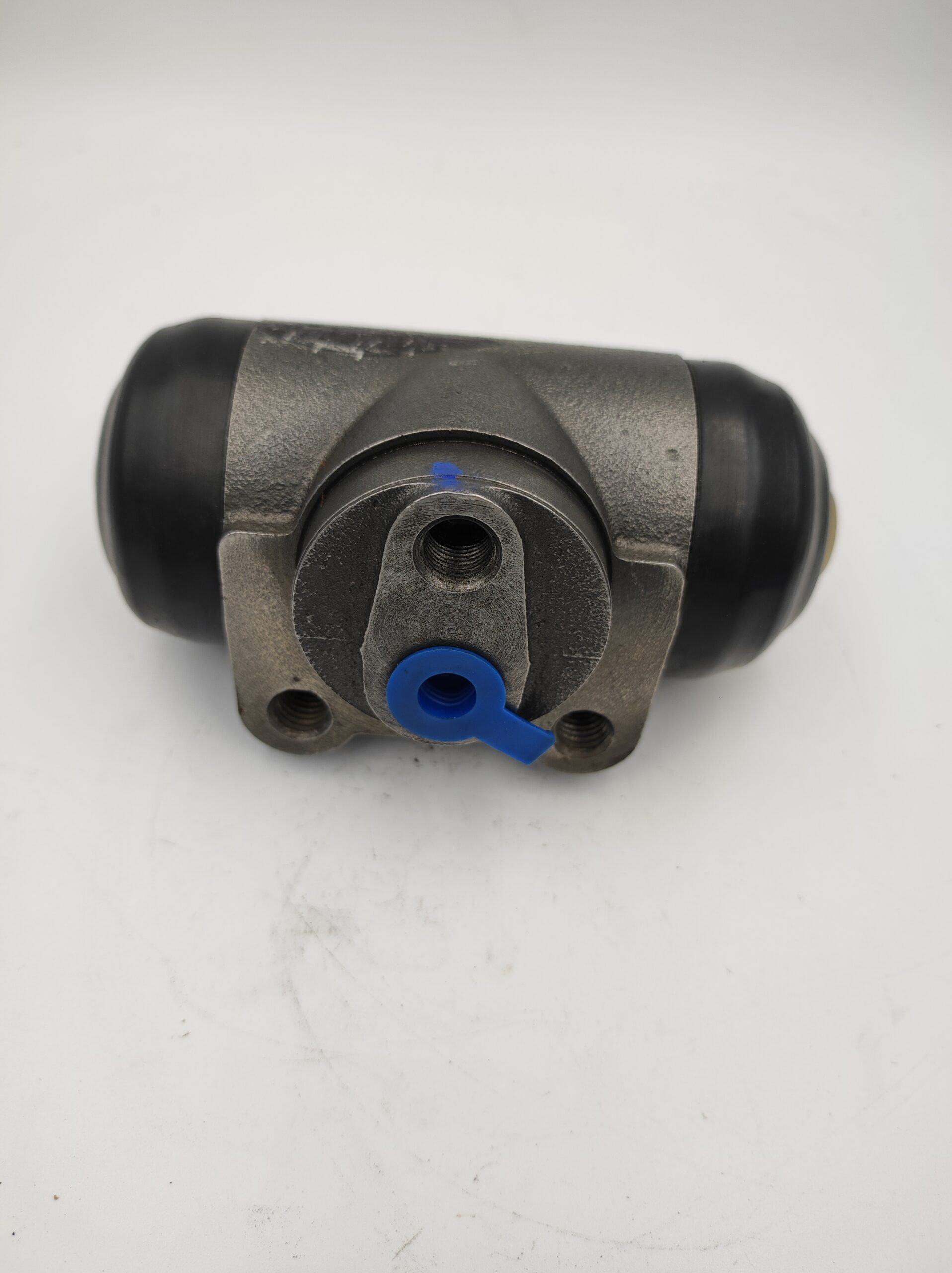 002400751A Cylinderek hamulcowy do Kramer 416