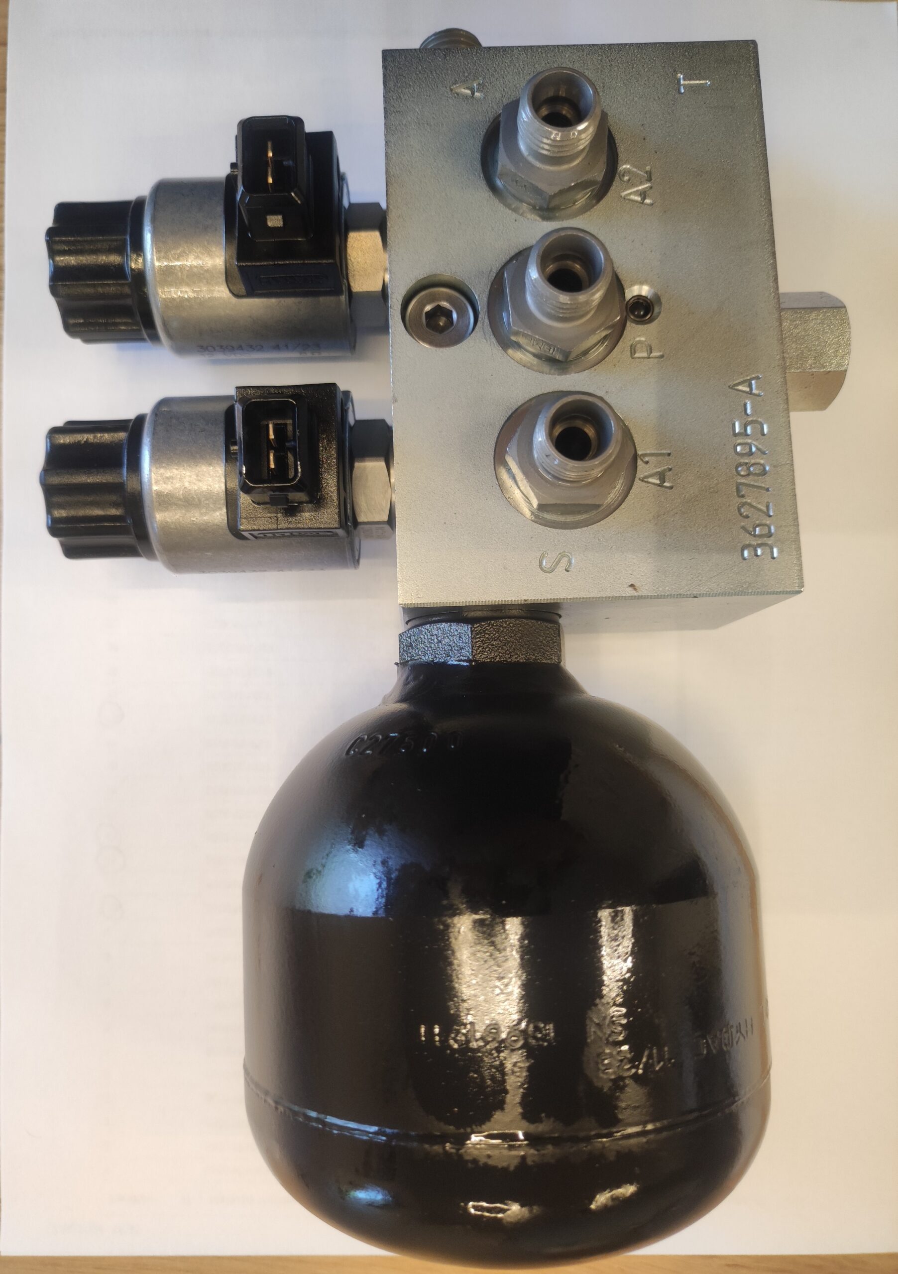 5368632626 Zawór z akumulatorem hydraulicznym Terex-Schaeff HR14
